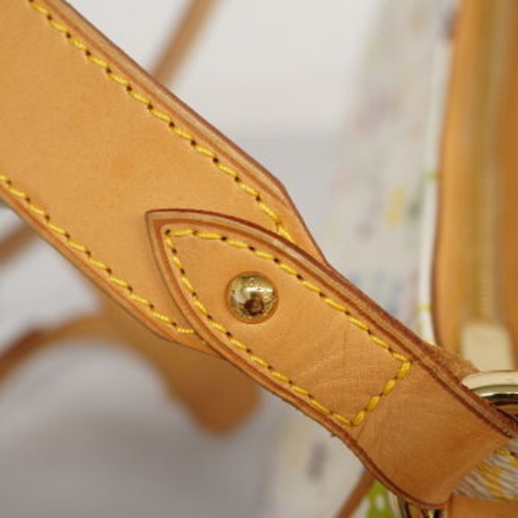 Louis Vuitton Monogram Lodge GM Shoulder Bag - Picture 8 of 14